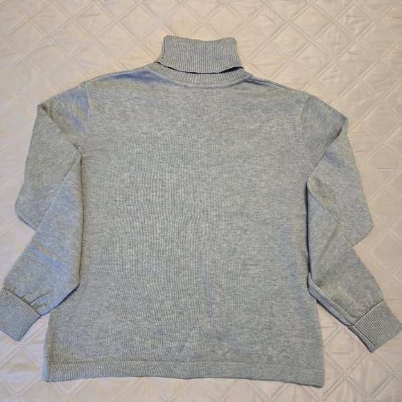 Like new Talbots petite turtleneck sweater. - Picture 6 of 6